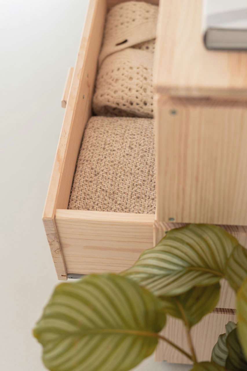 Imagen de ambiente 2 para:Cajonera de madera natural